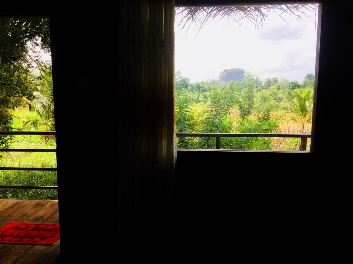 Chena Huts Eco Resort Sigiriya Exterior foto