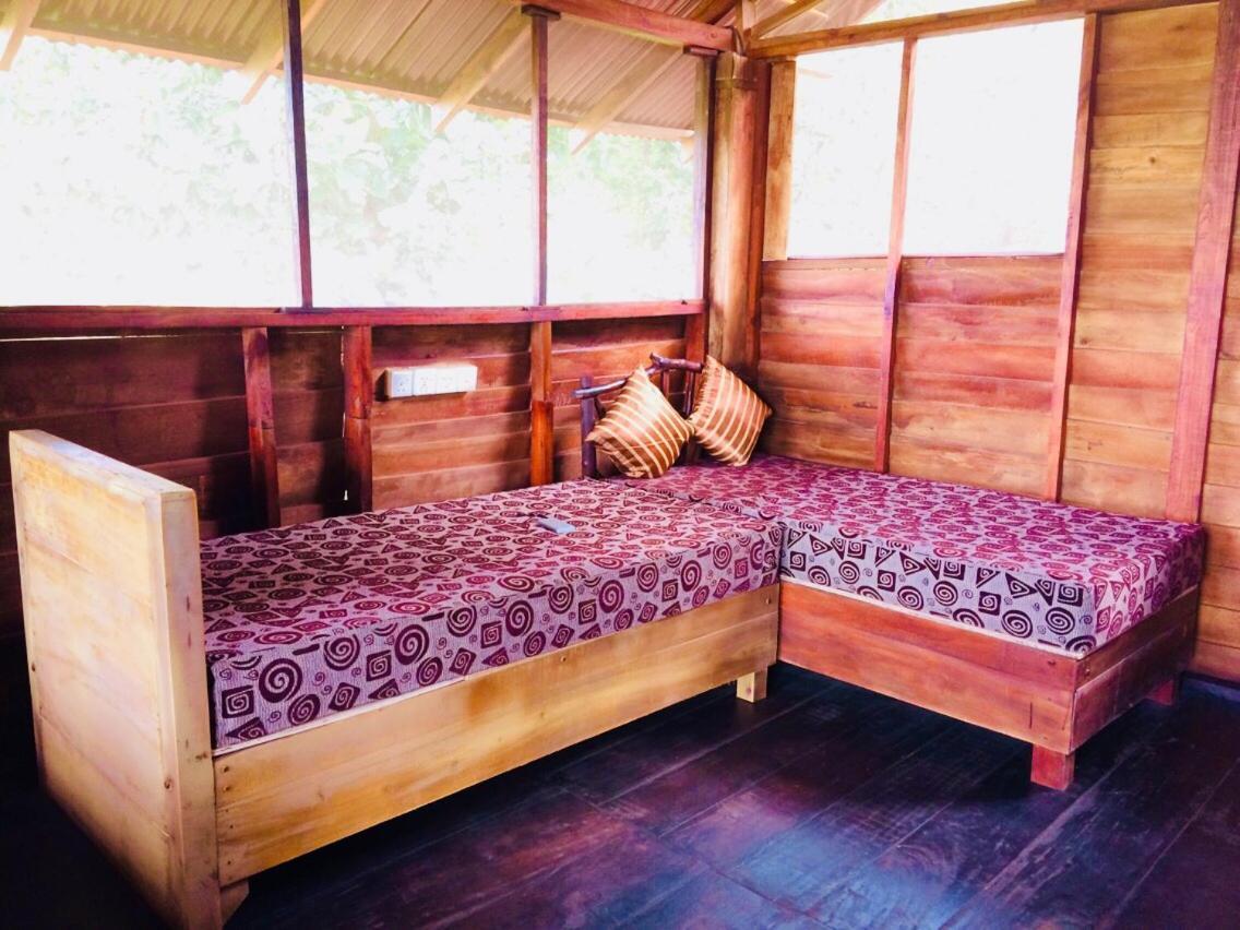 Chena Huts Eco Resort Sigiriya Exterior foto