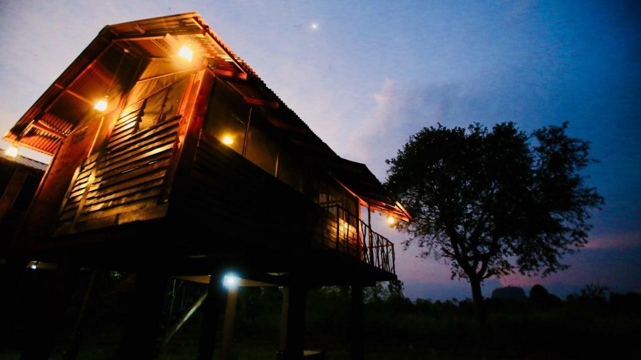 Chena Huts Eco Resort Sigiriya Exterior foto